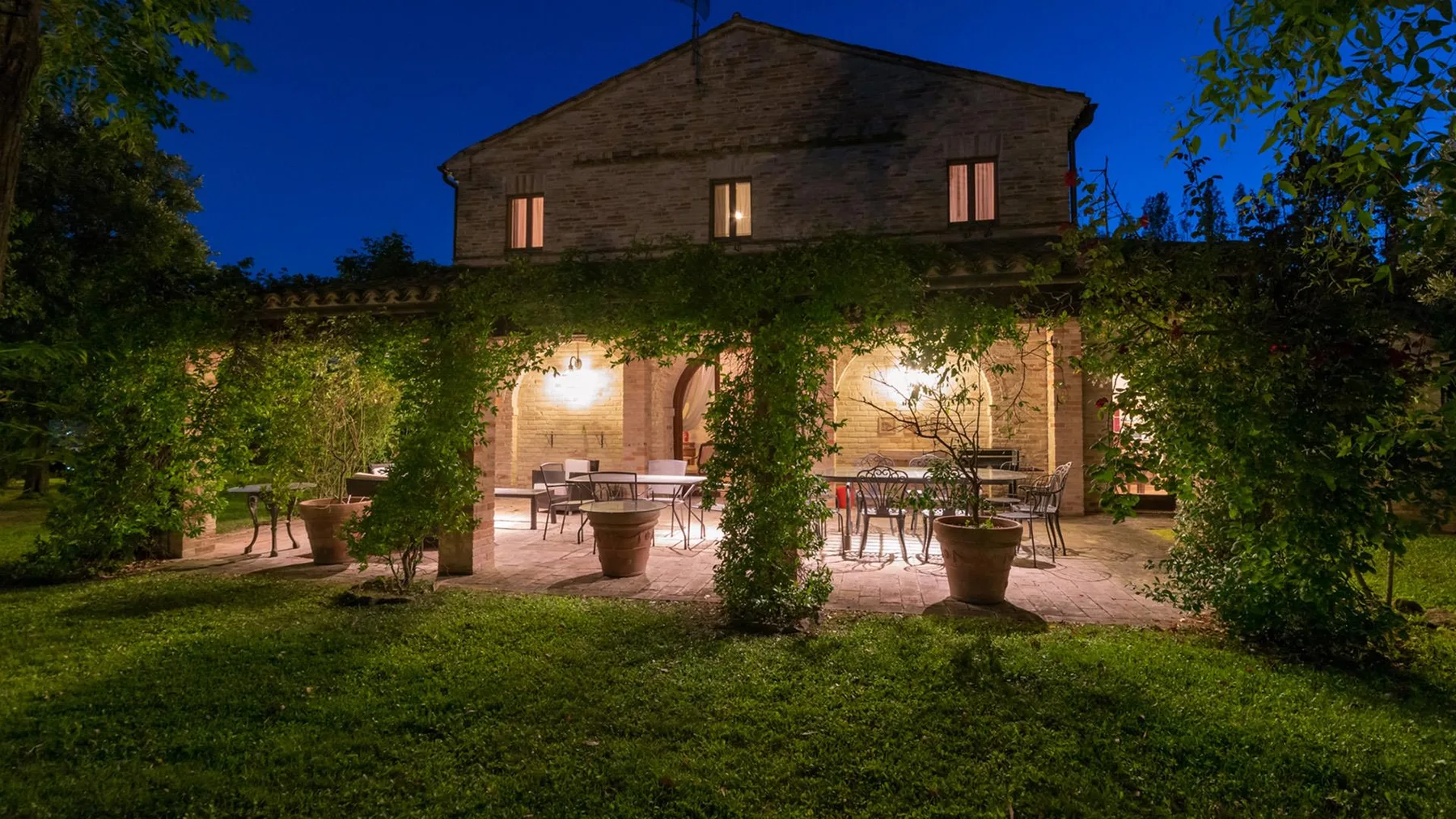 VILLA AMBRAH 12+1 - Marche