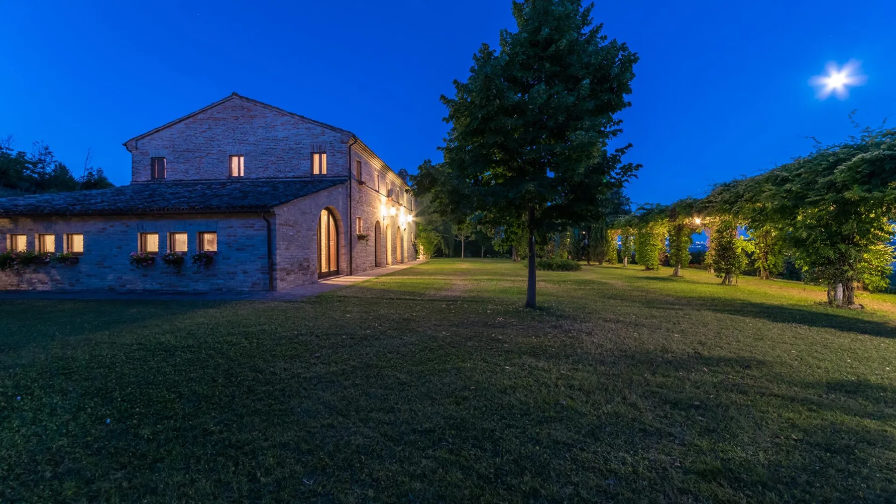 VILLA AMBRAH 12+1 - Marche