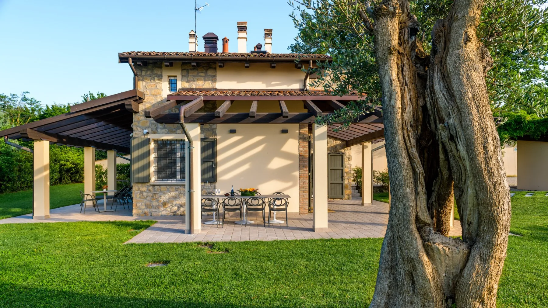 VILLA PERGOLA 8 - Emilia Romagna