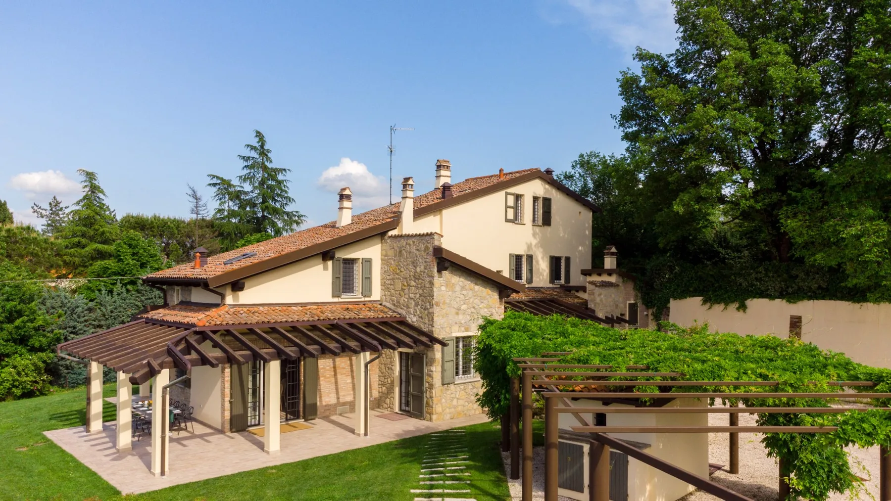 VILLA PERGOLA 8 - Emilia Romagna