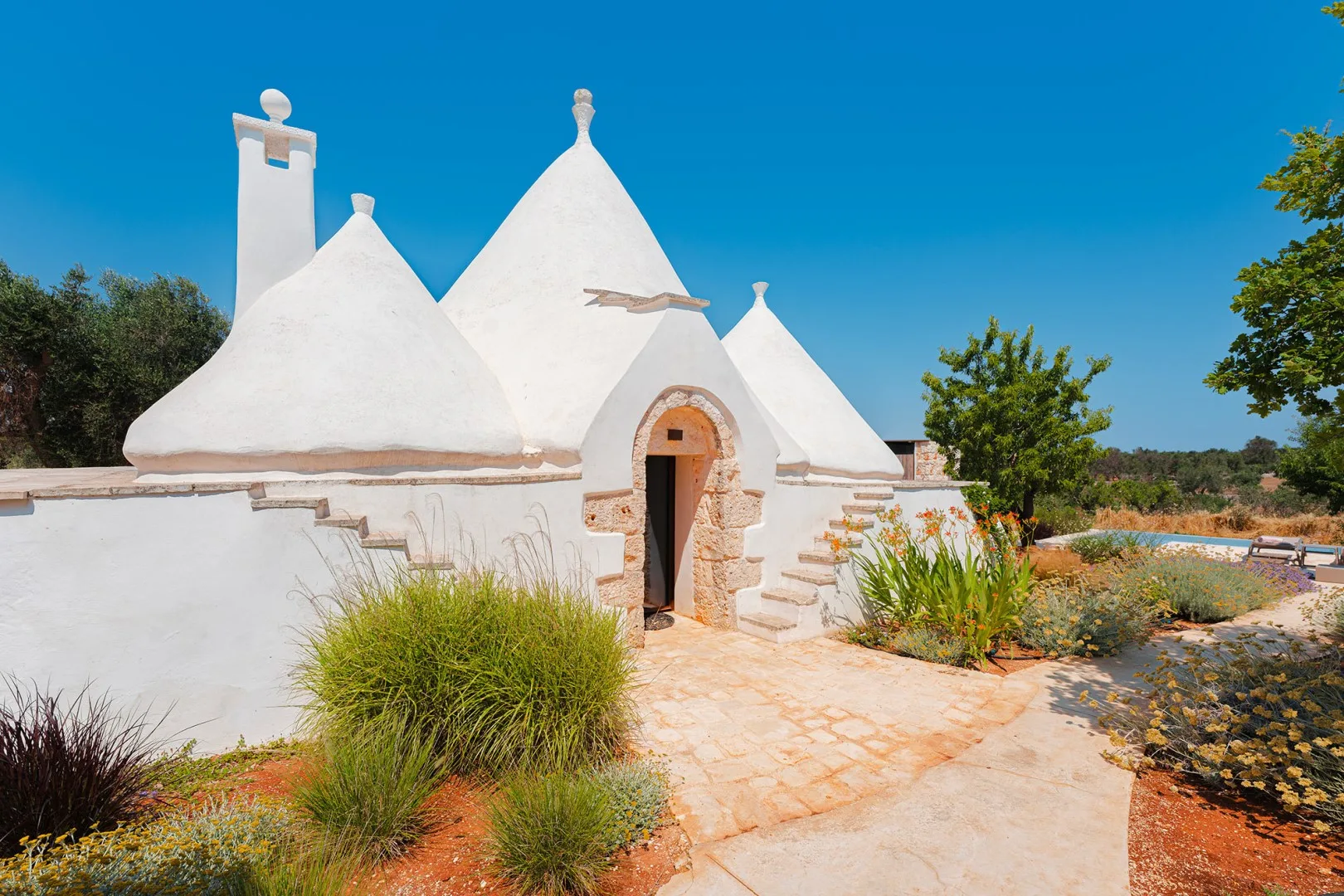 TRULLI FIORI DI MANDORLO 6 - Puglia