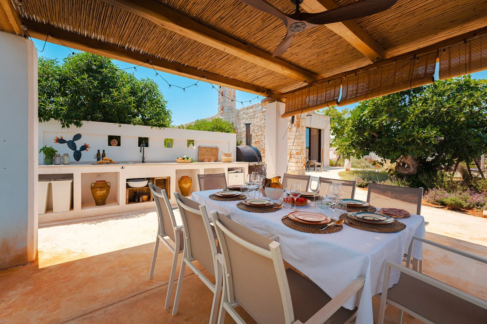 TRULLI FIORI DI MANDORLO 6 - Puglia