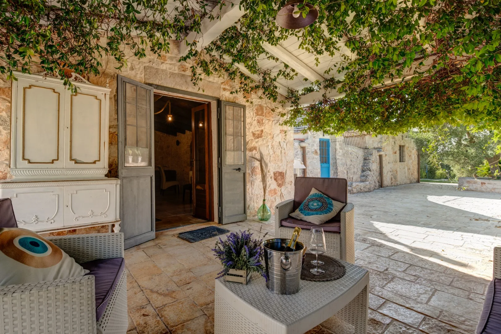 TRULLI ITALIA 6+2 - Puglia
