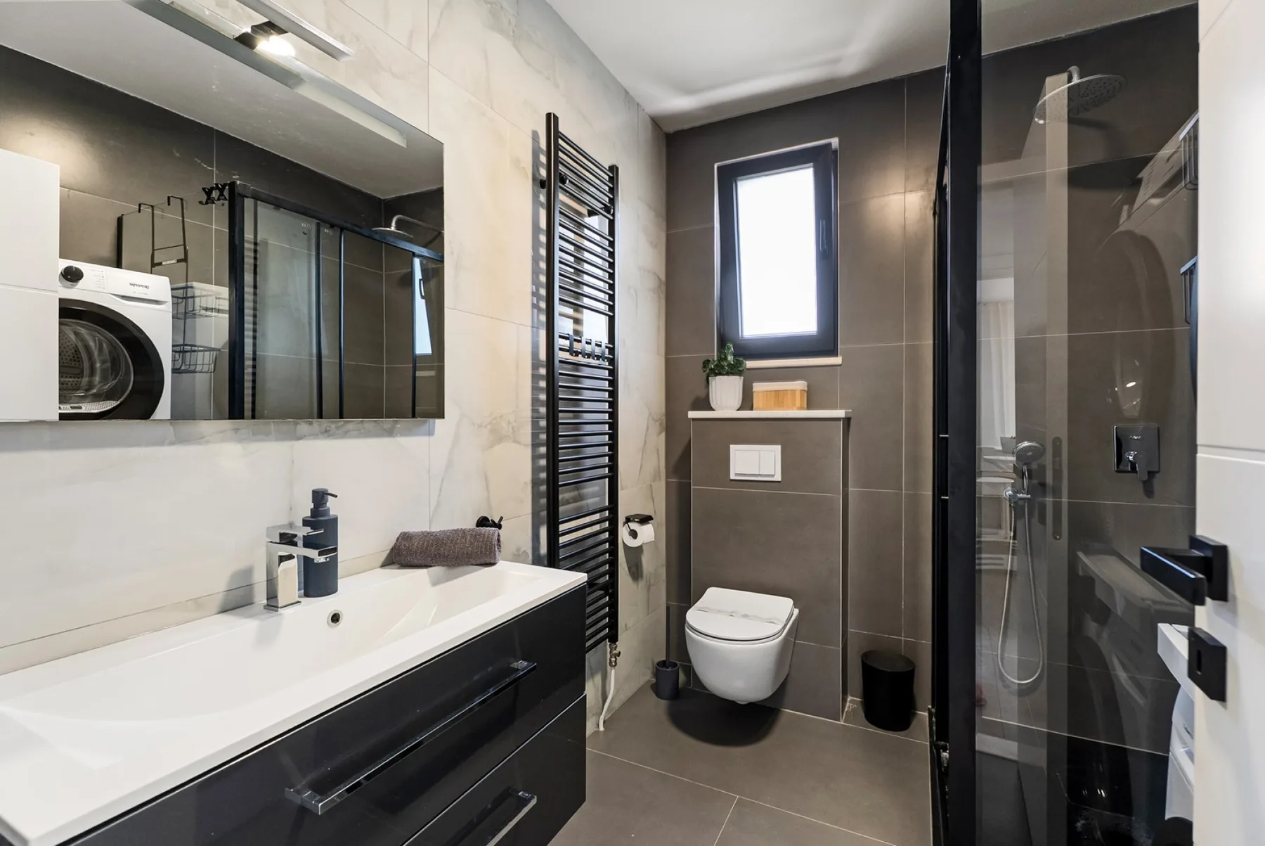 New! Villa Ellamar