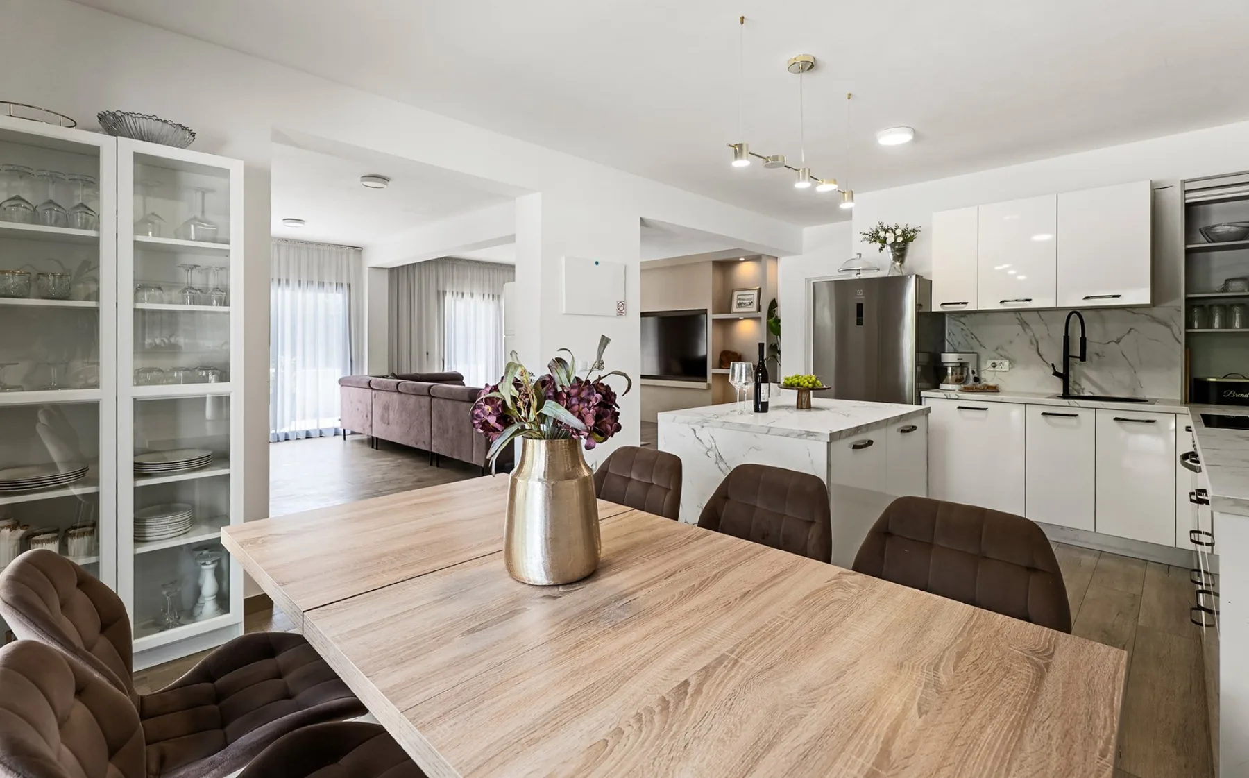 New! Villa Ellamar