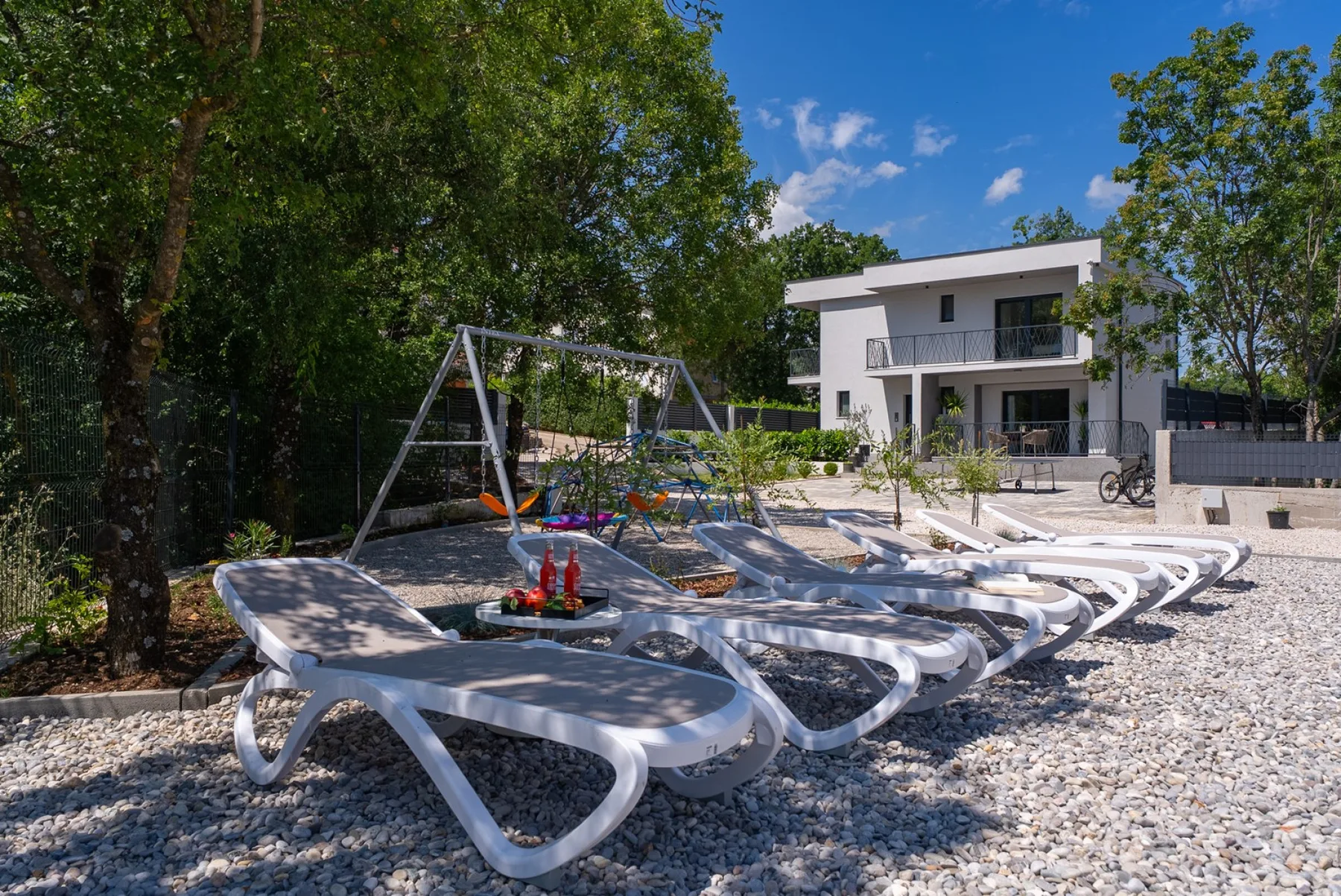 New! Villa Ellamar