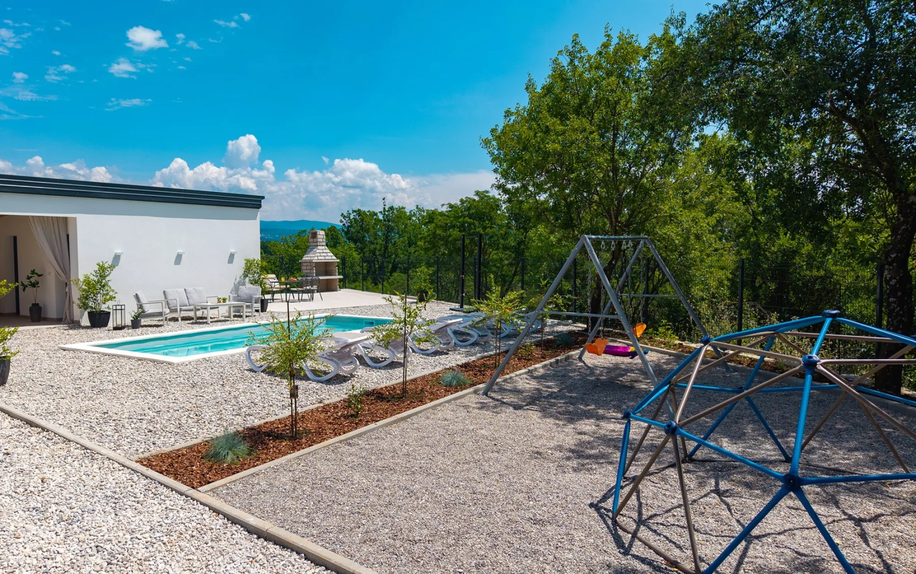 New! Villa Ellamar