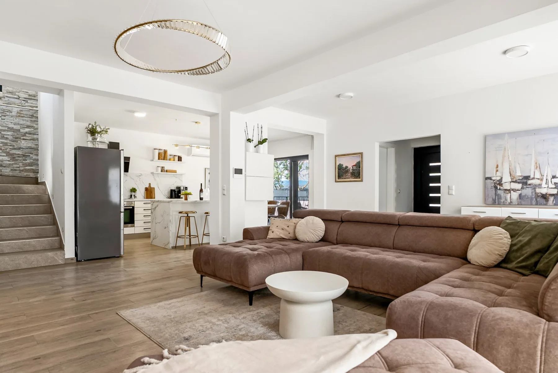 New! Villa Ellamar