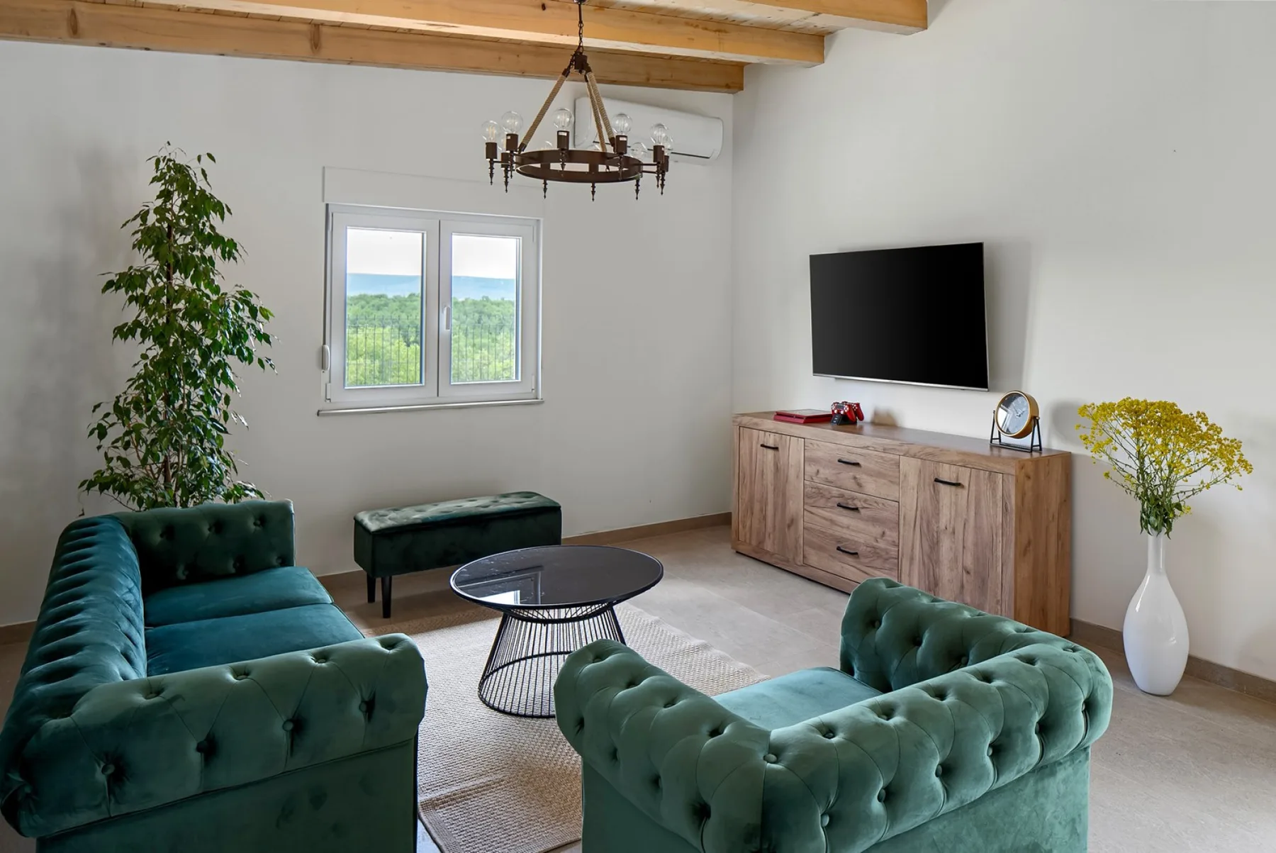 New! Villa Ellamar