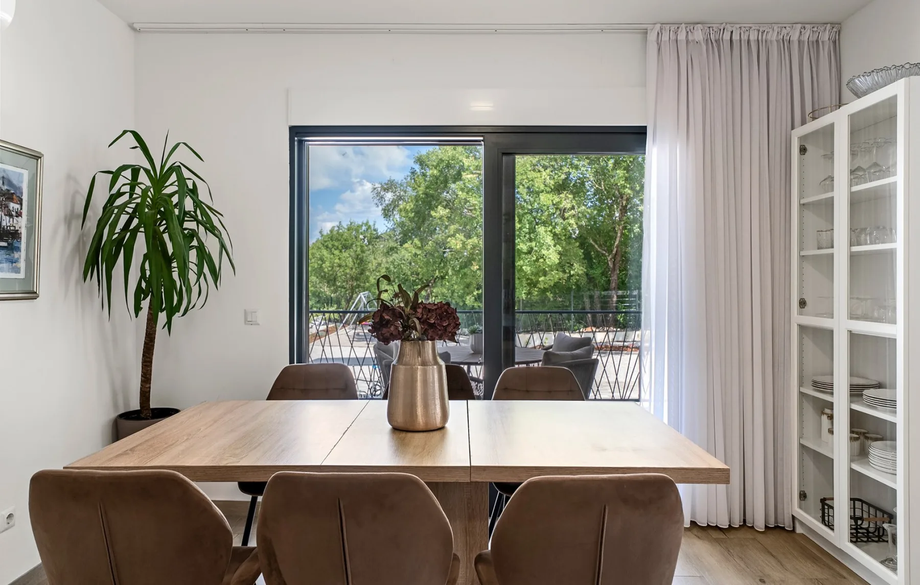 New! Villa Ellamar