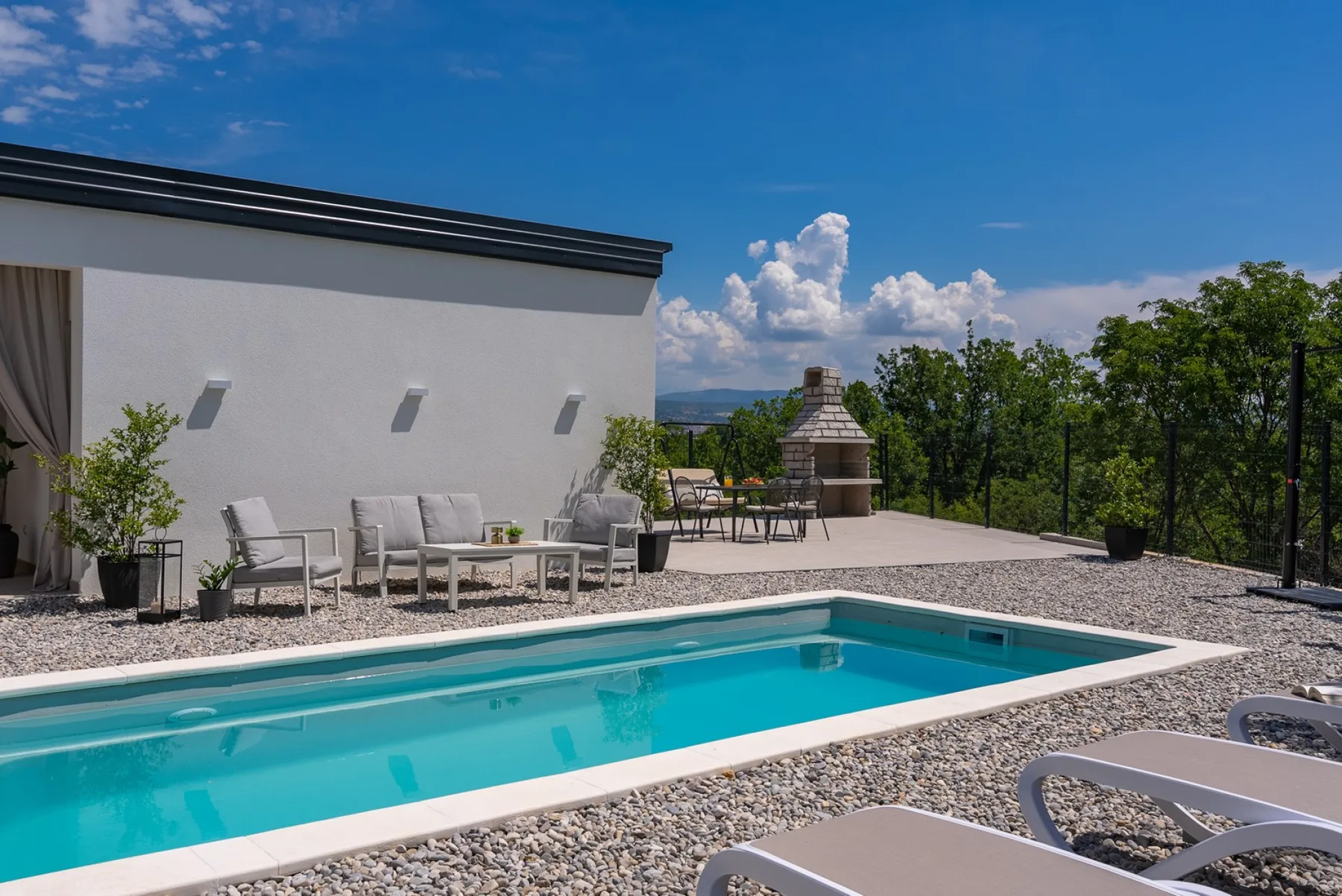New! Villa Ellamar