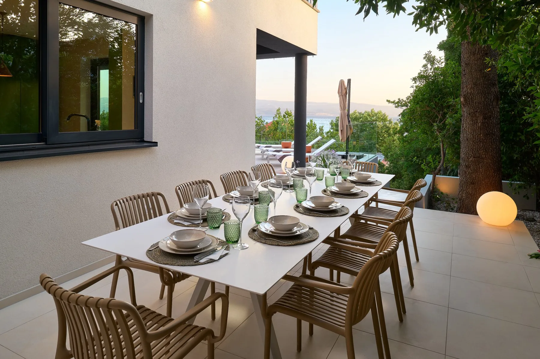 Seaview Villa Flora