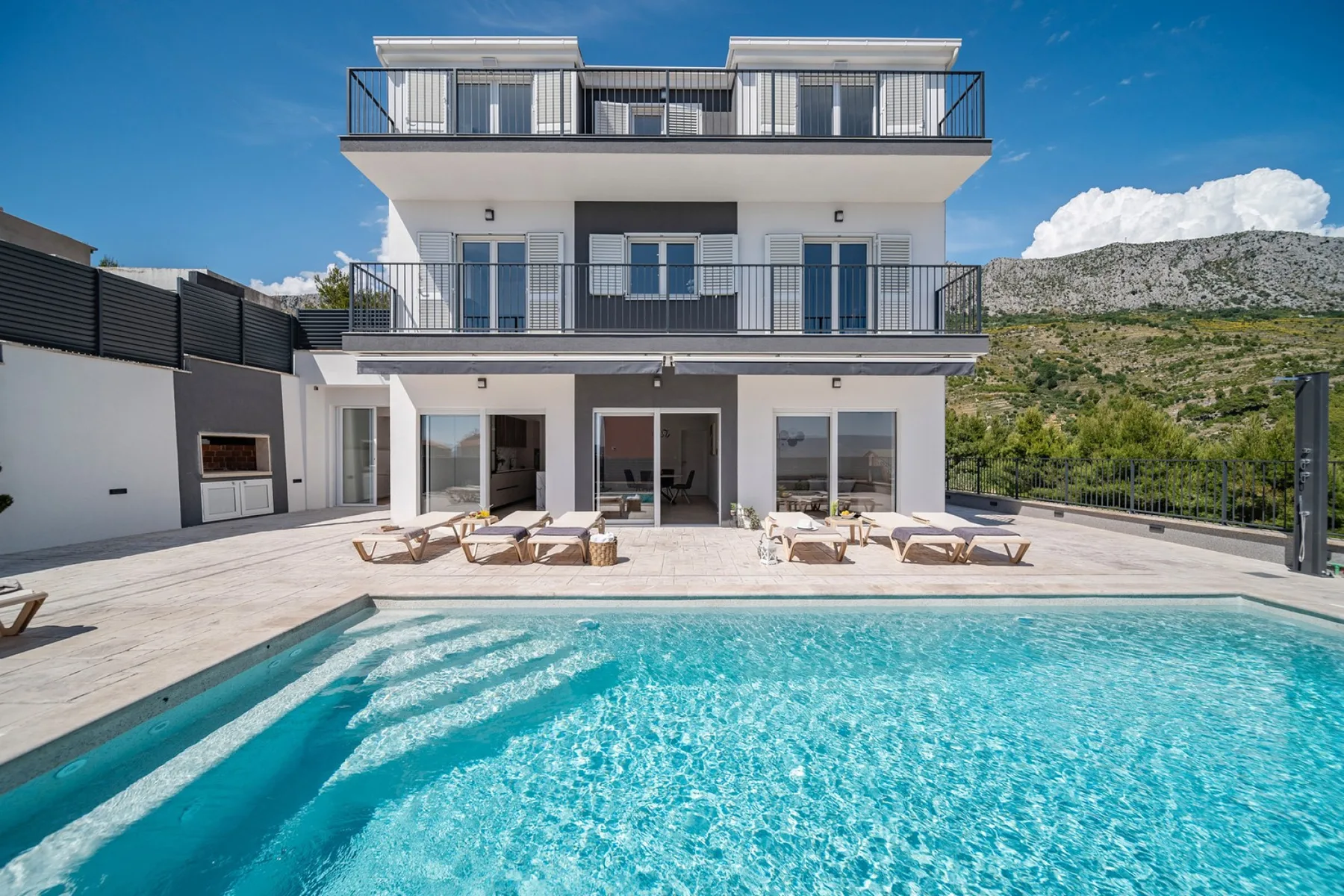 Villa MI