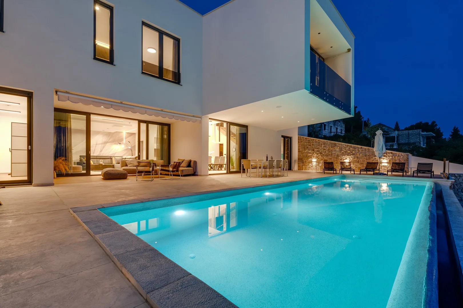 Seafront Villa Nina