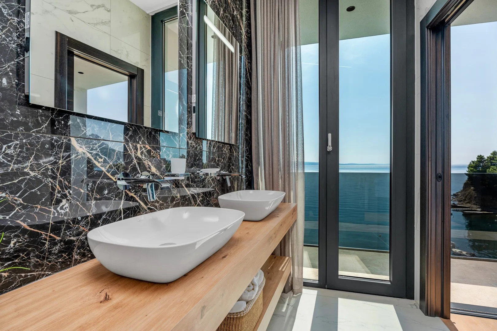 Seafront Villa Nina
