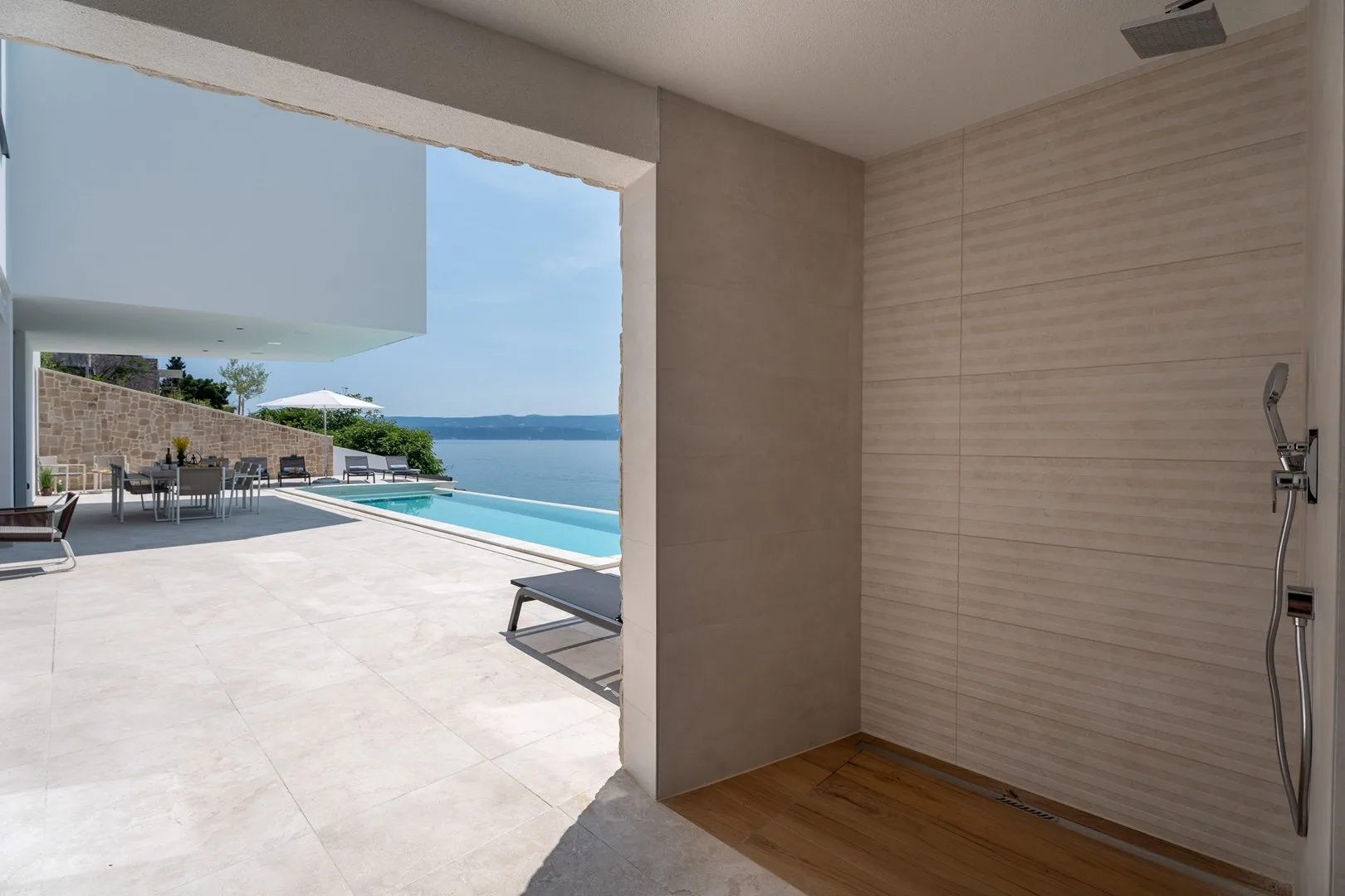 Seafront Villa Nina