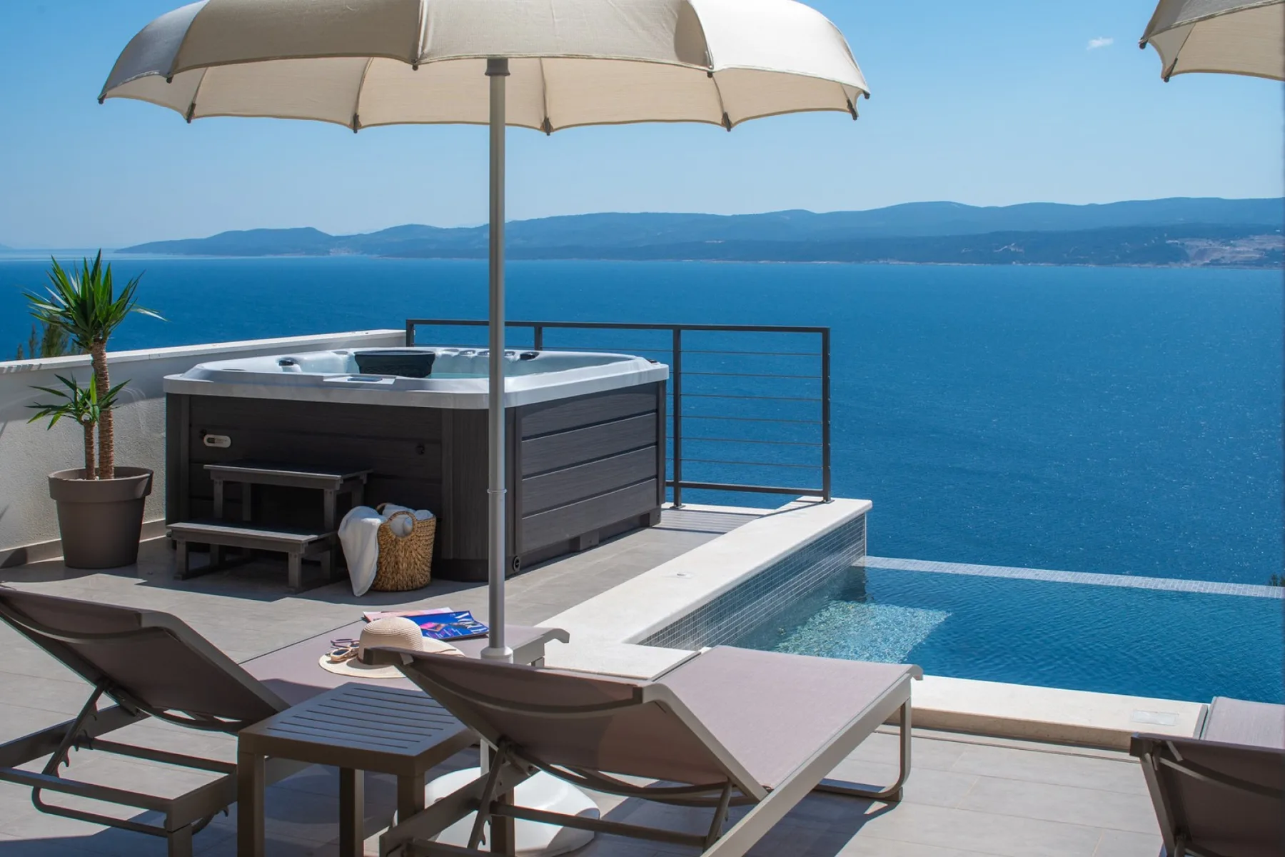 Seaview Villa Aria