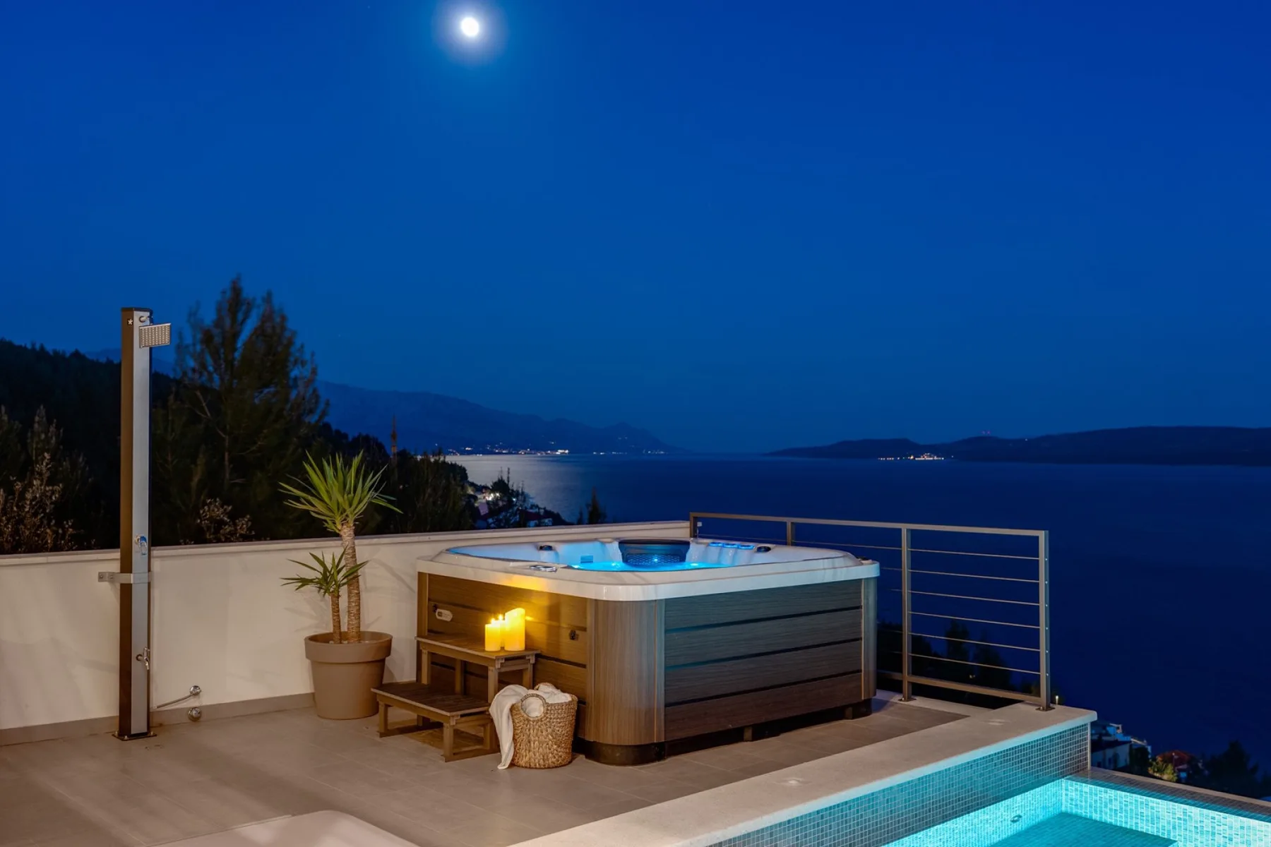 Seaview Villa Aria