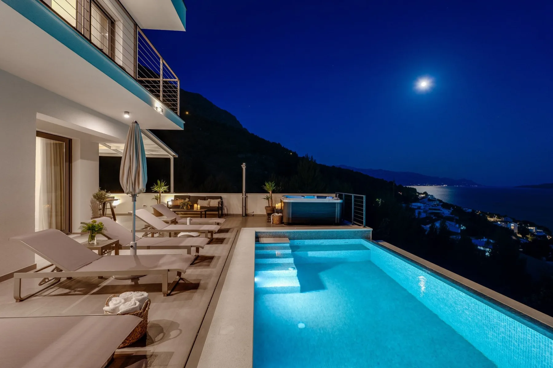 Seaview Villa Aria