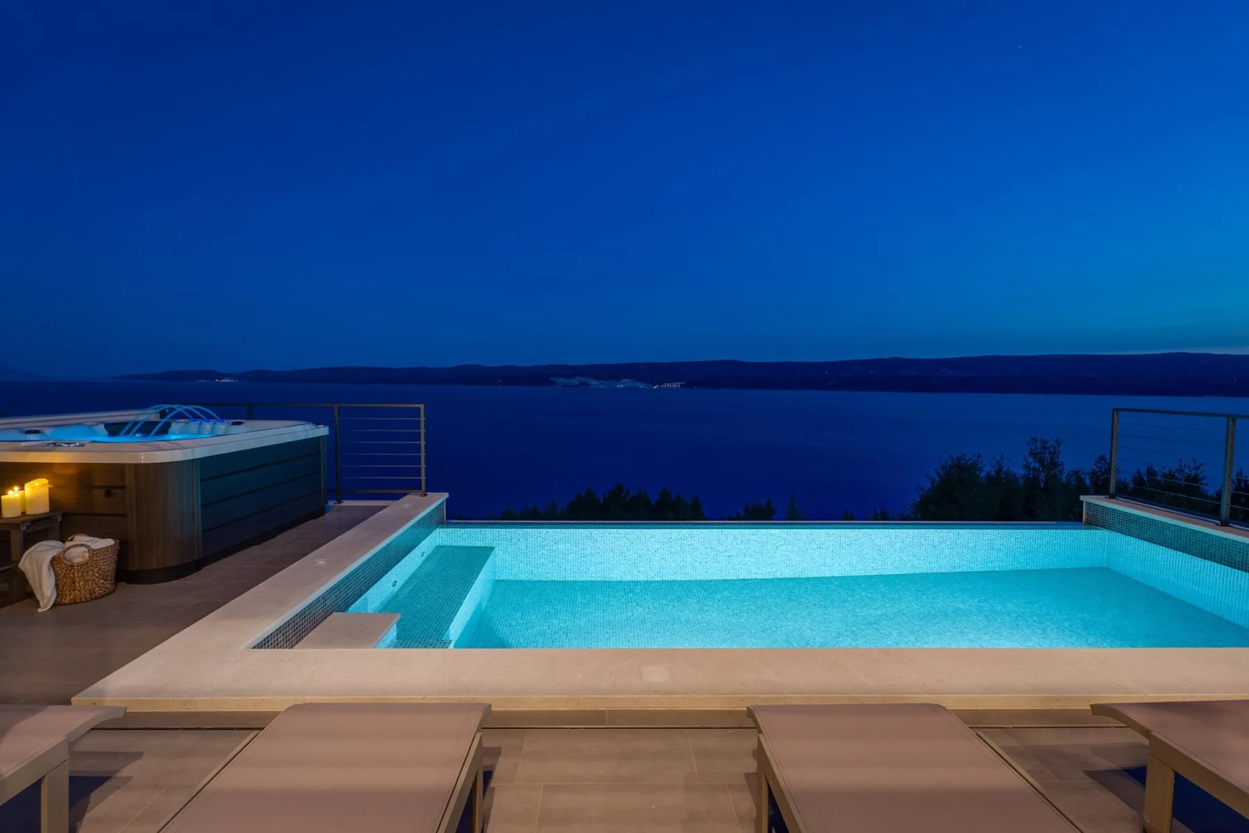 Seaview Villa Aria