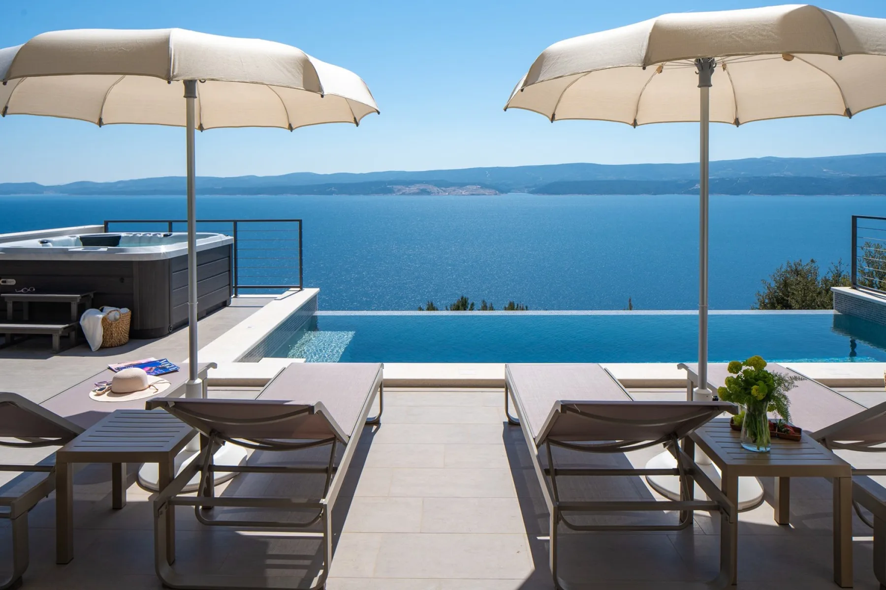 Seaview Villa Aria