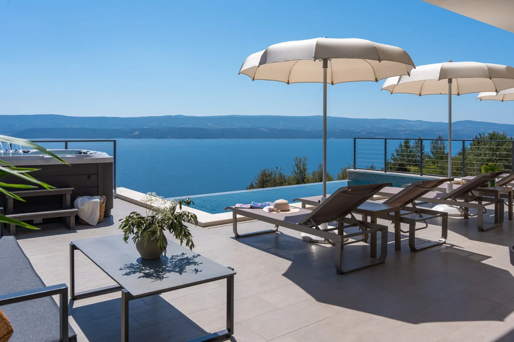 Seaview Villa Aria
