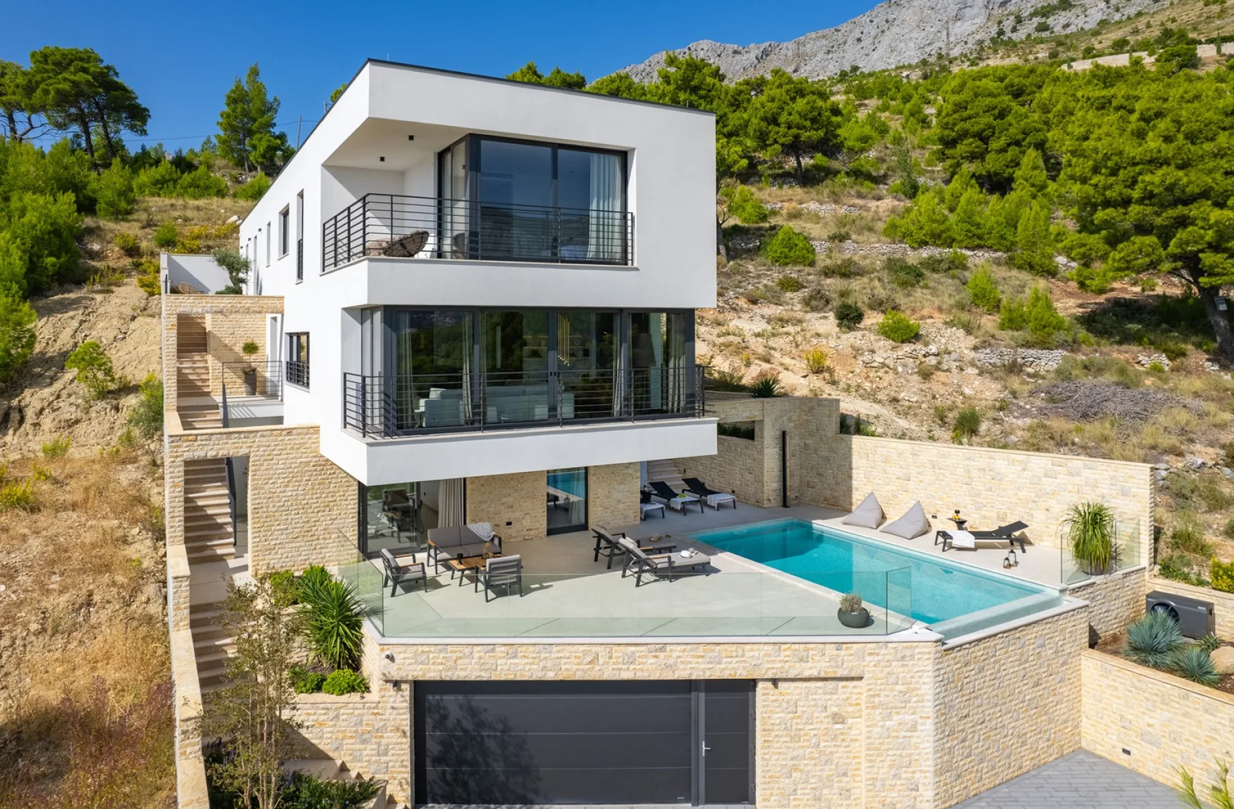 Luxury Villa Nitia