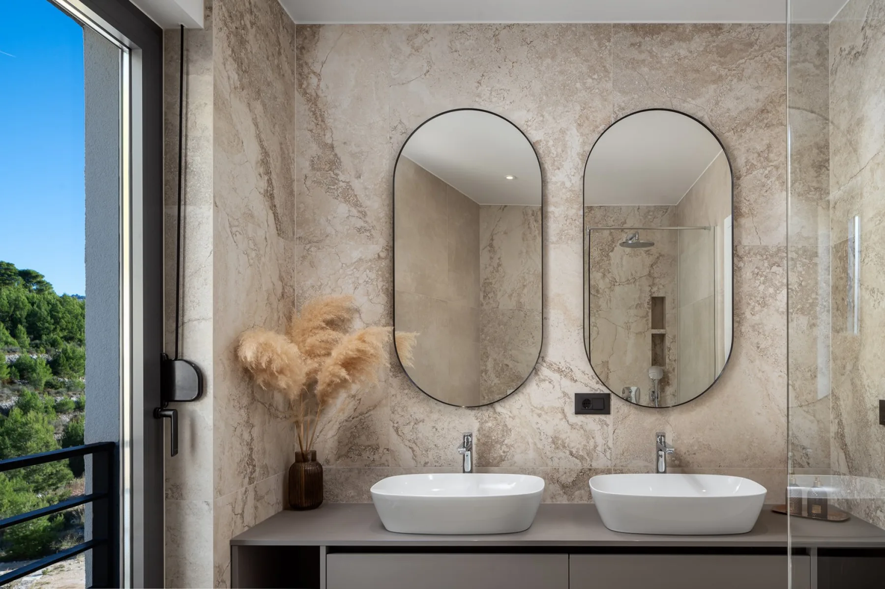 Luxury Villa Nitia