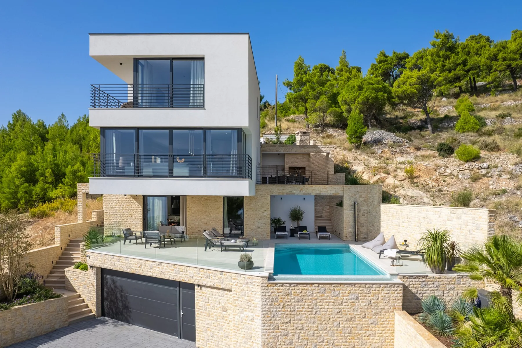 Luxury Villa Nitia