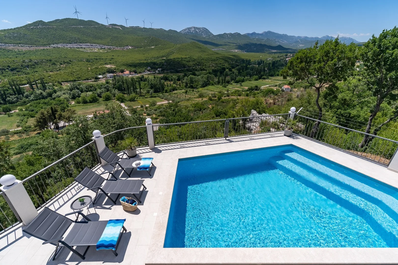 Villa Neda