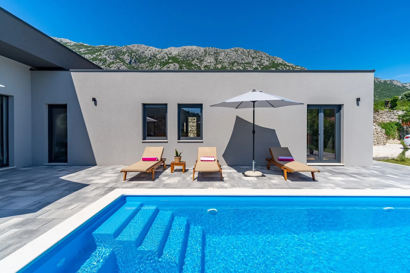 Villa Mir
