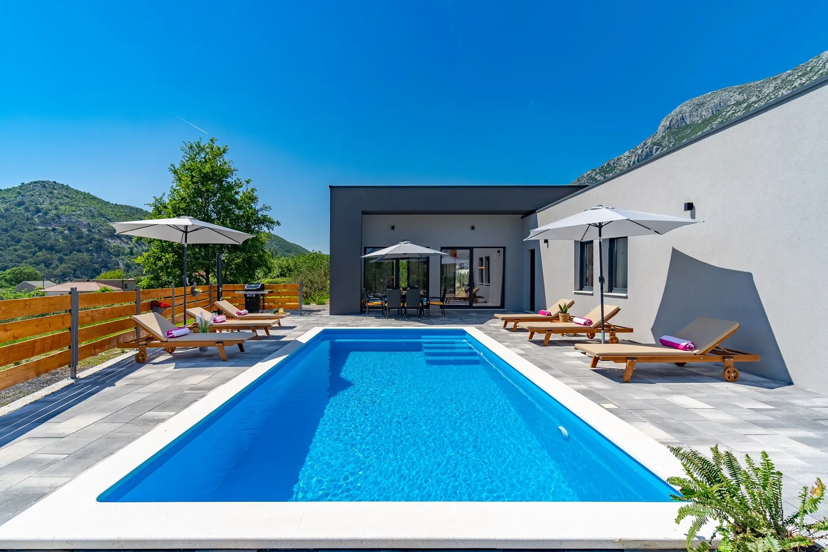 Villa Mir