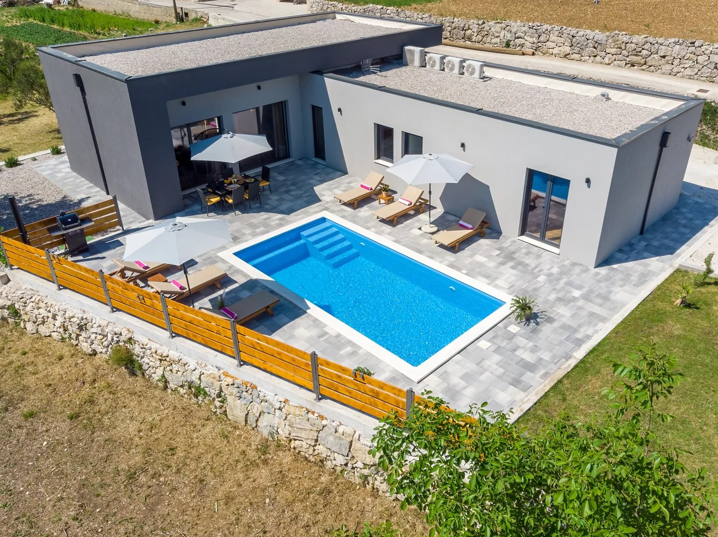 Villa Mir