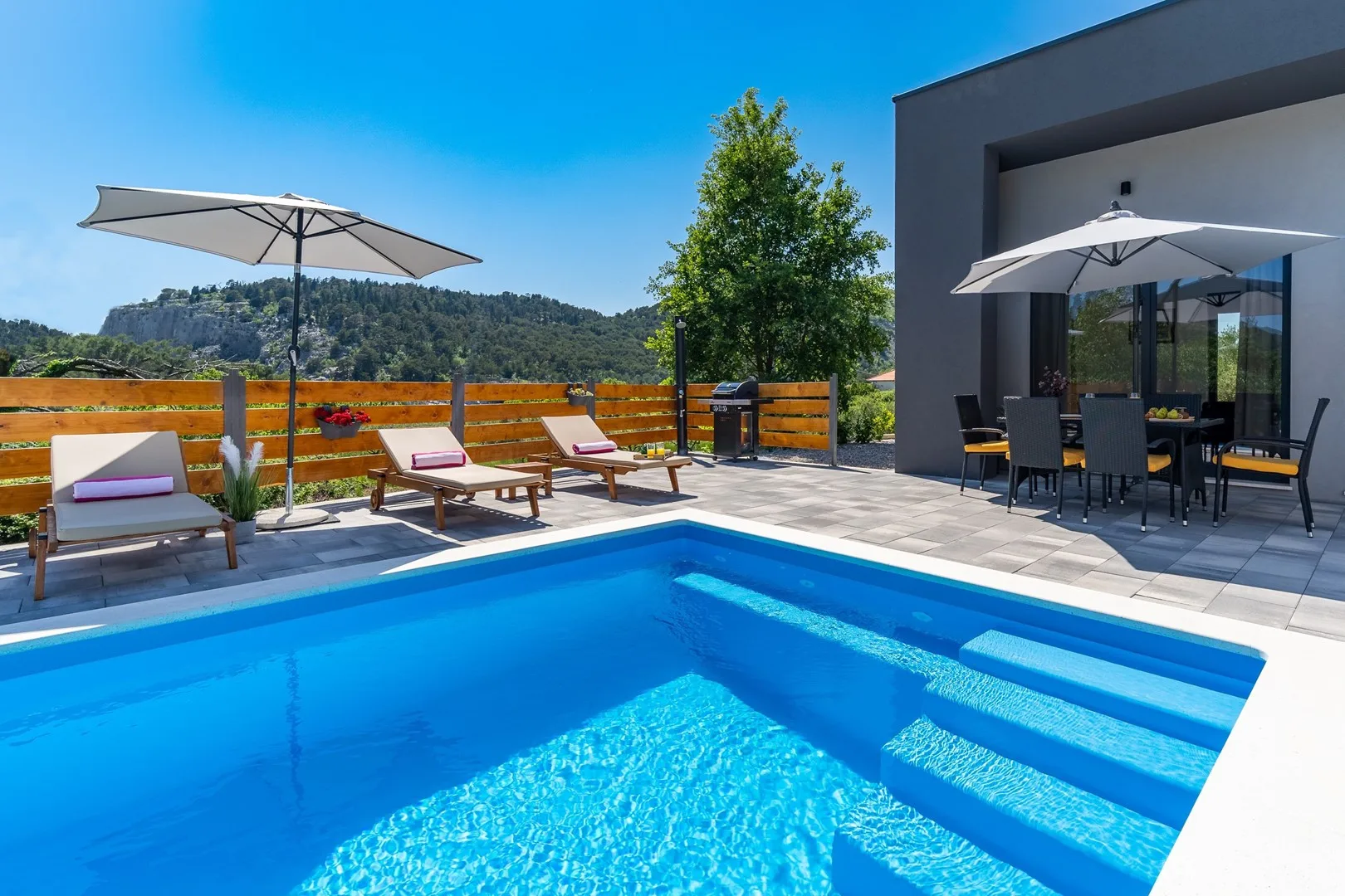 Villa Mir