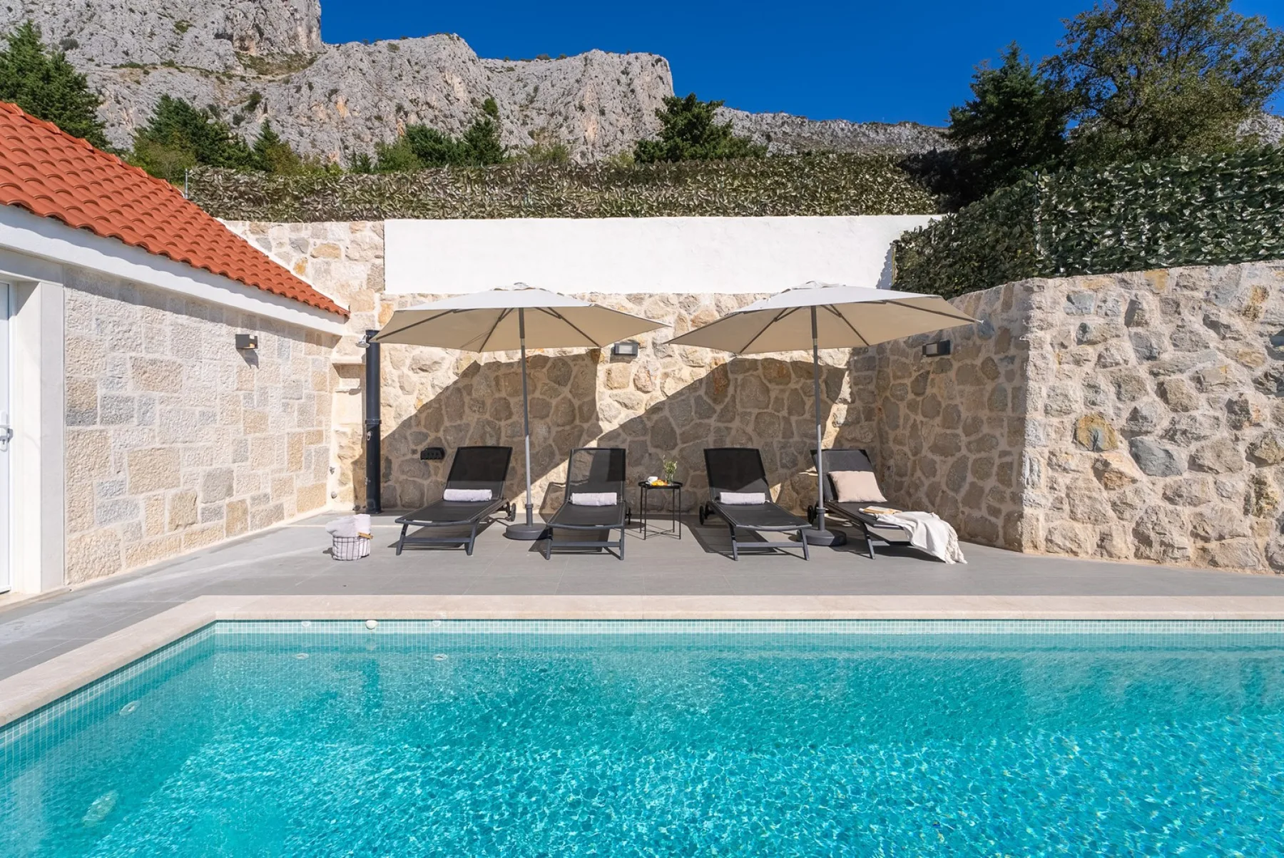 The KING (Villa Kralj)
