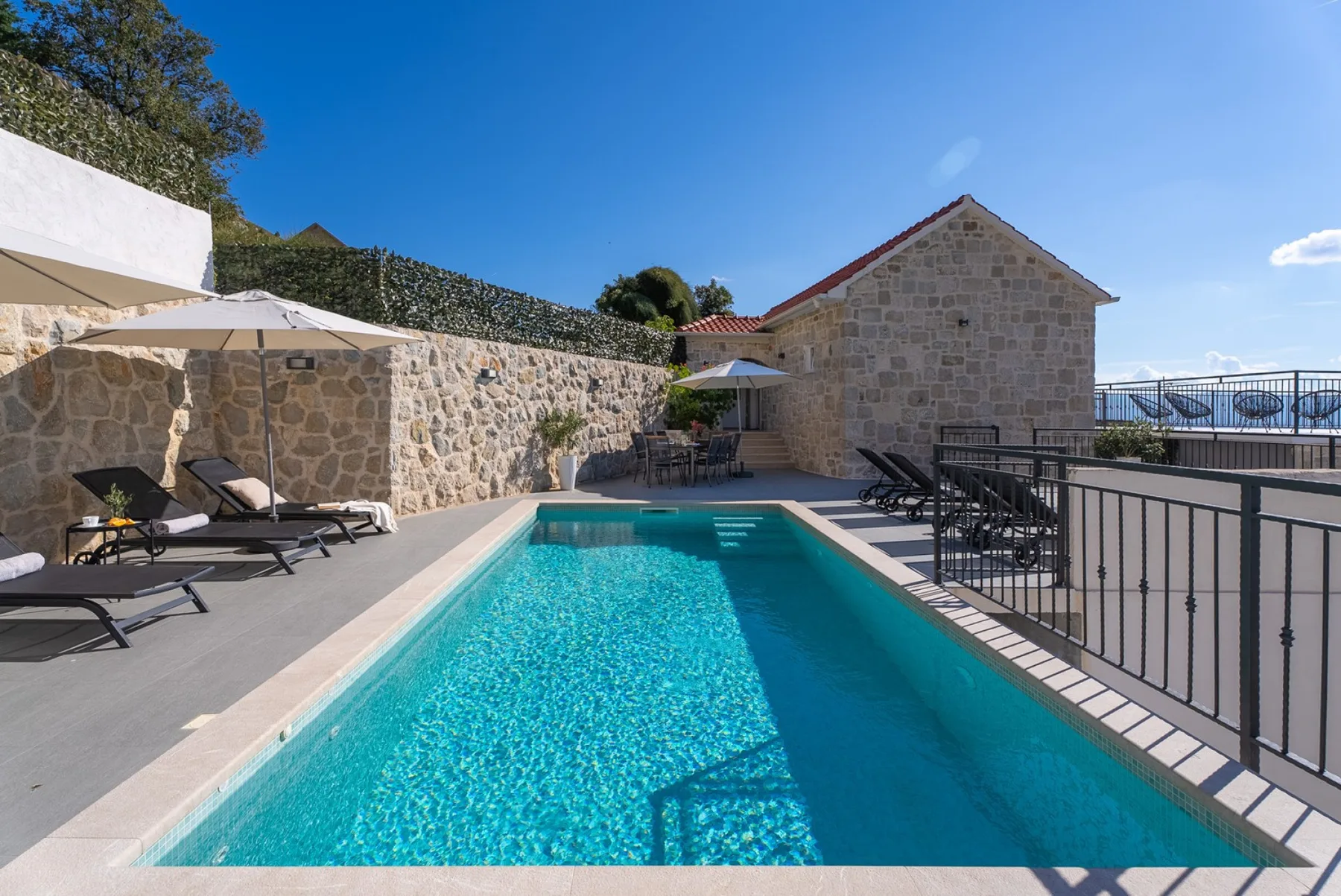 The KING (Villa Kralj)