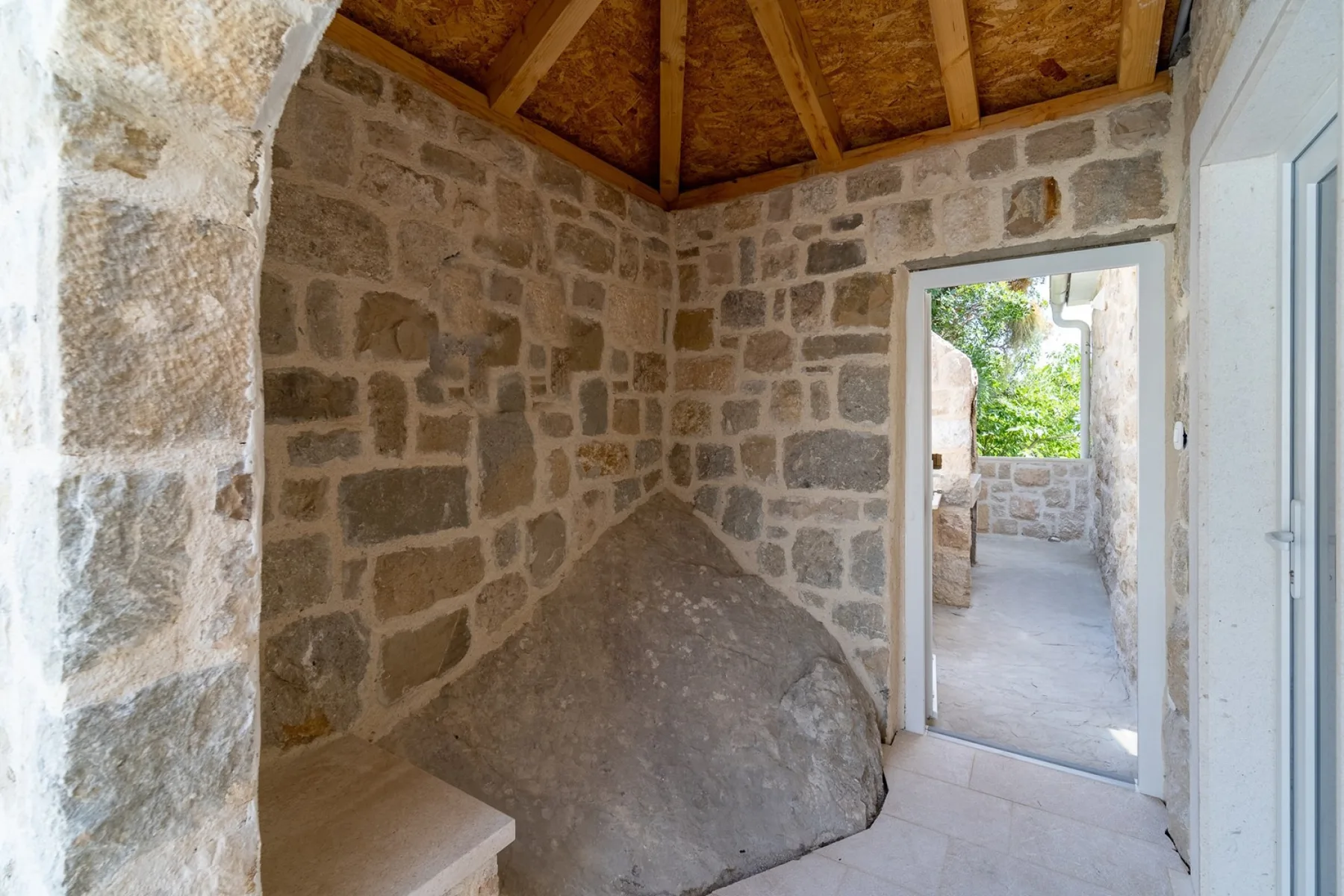 The KING (Villa Kralj)