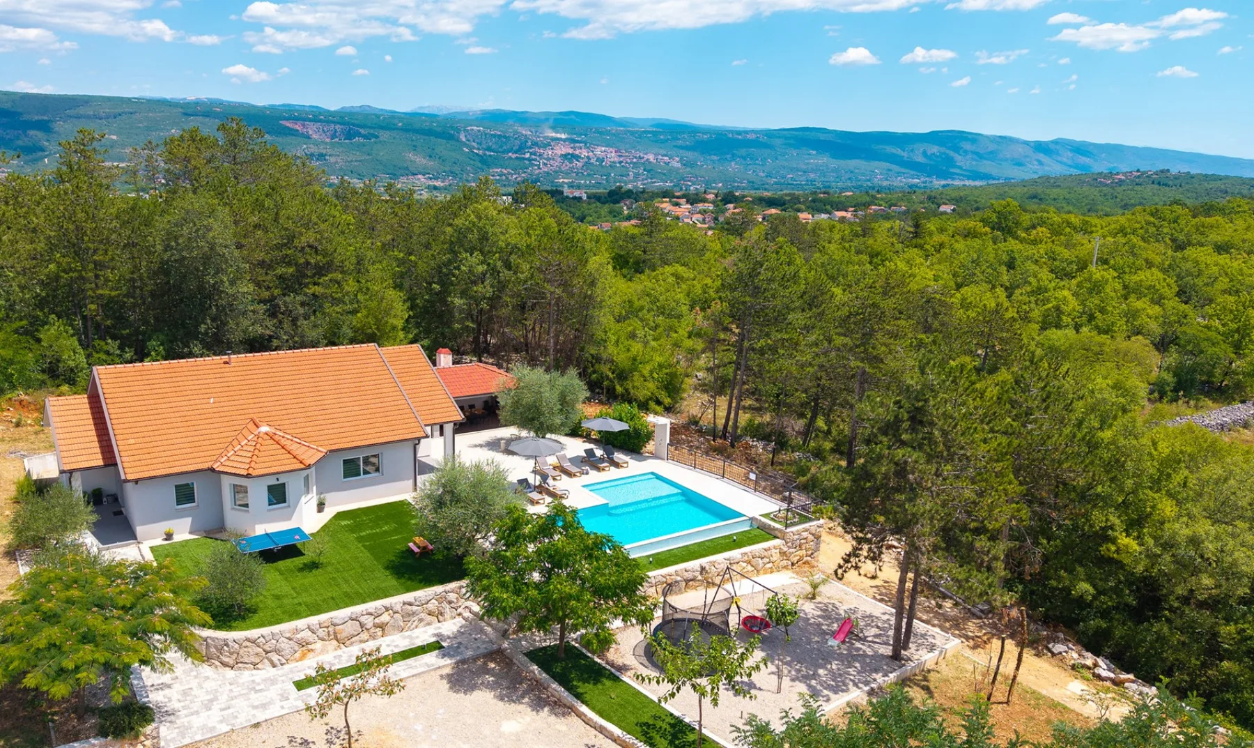Villa Green Escape