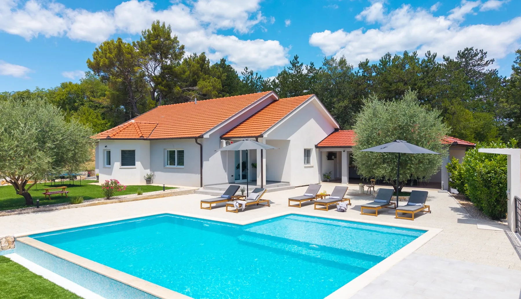 Villa Green Escape