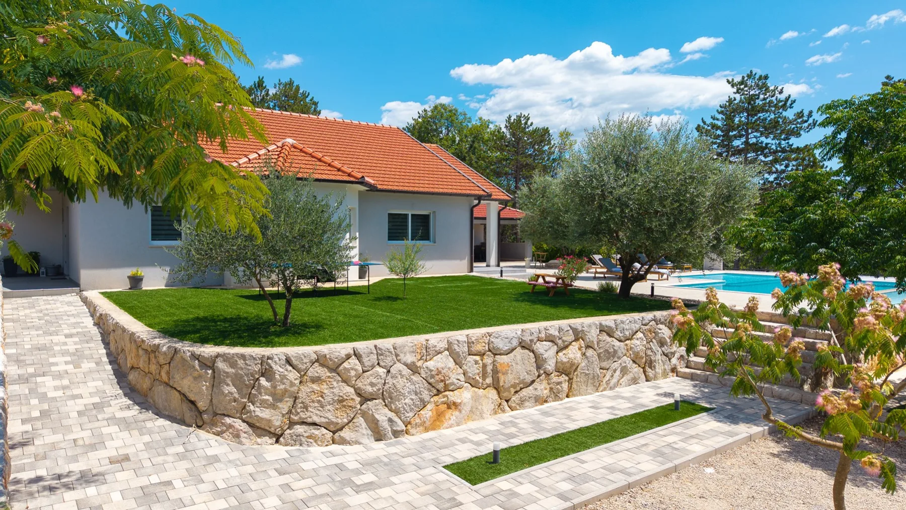 Villa Green Escape
