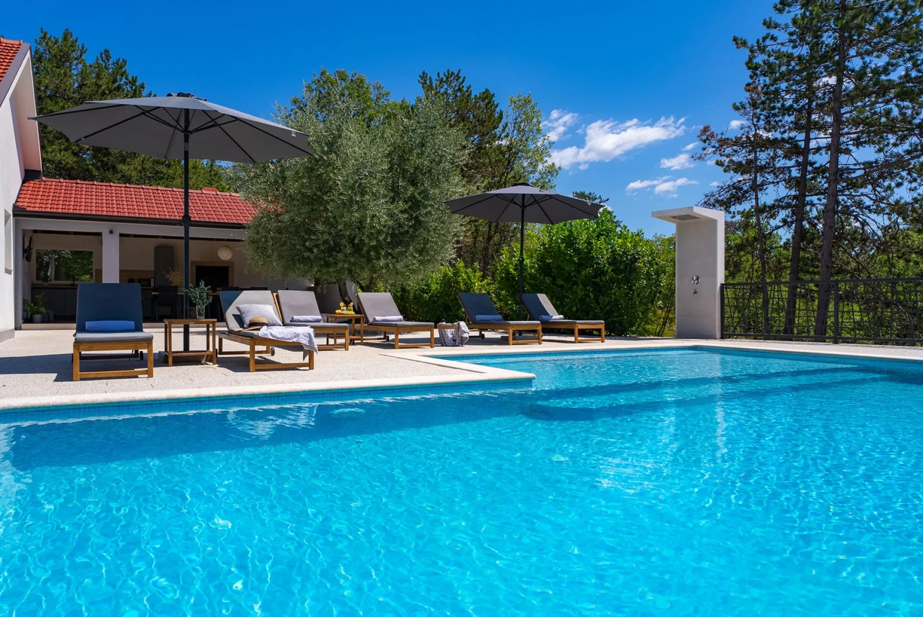 Villa Green Escape