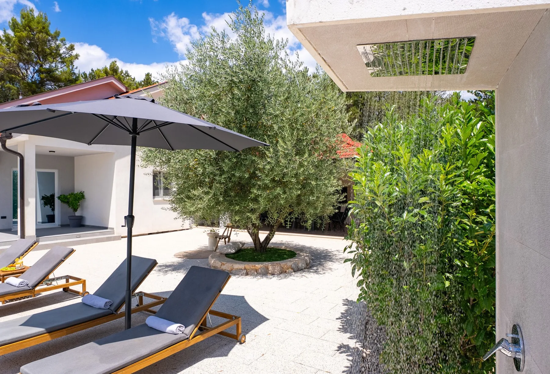 Villa Green Escape