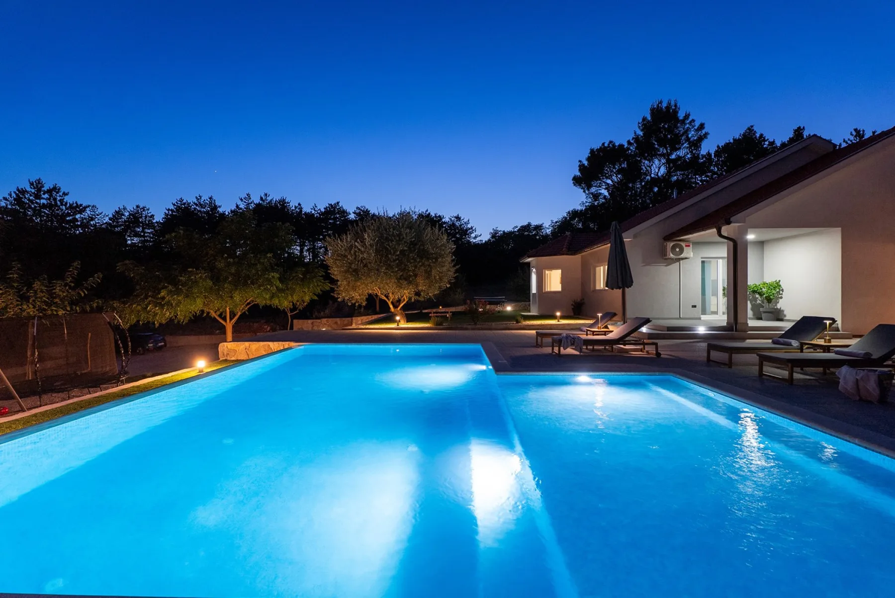 Villa Green Escape