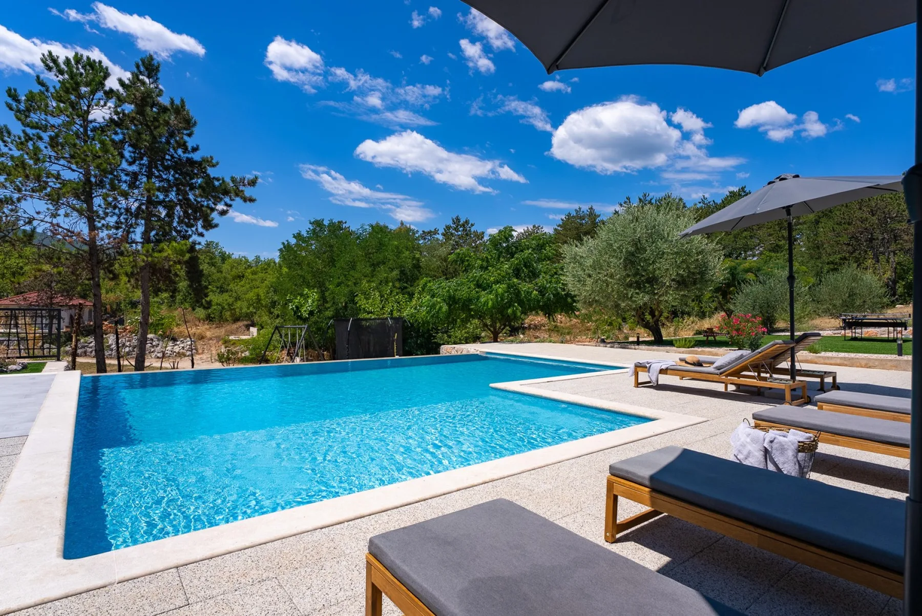 Villa Green Escape