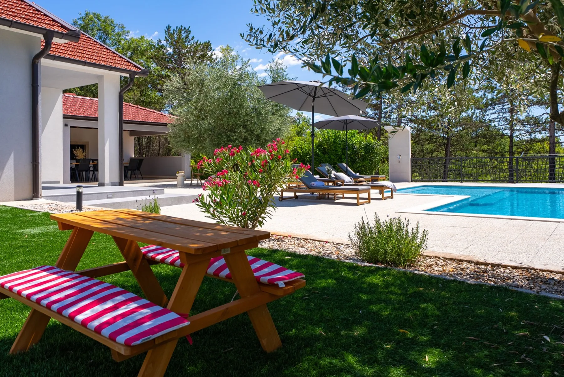 Villa Green Escape