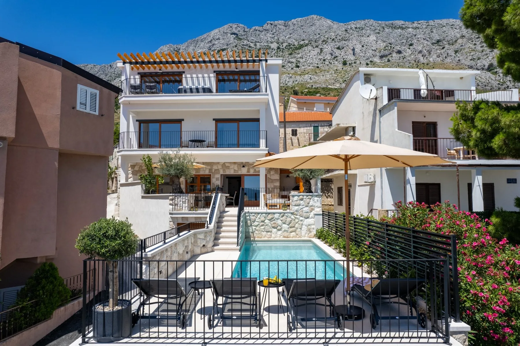 Seaview Villa Dattero