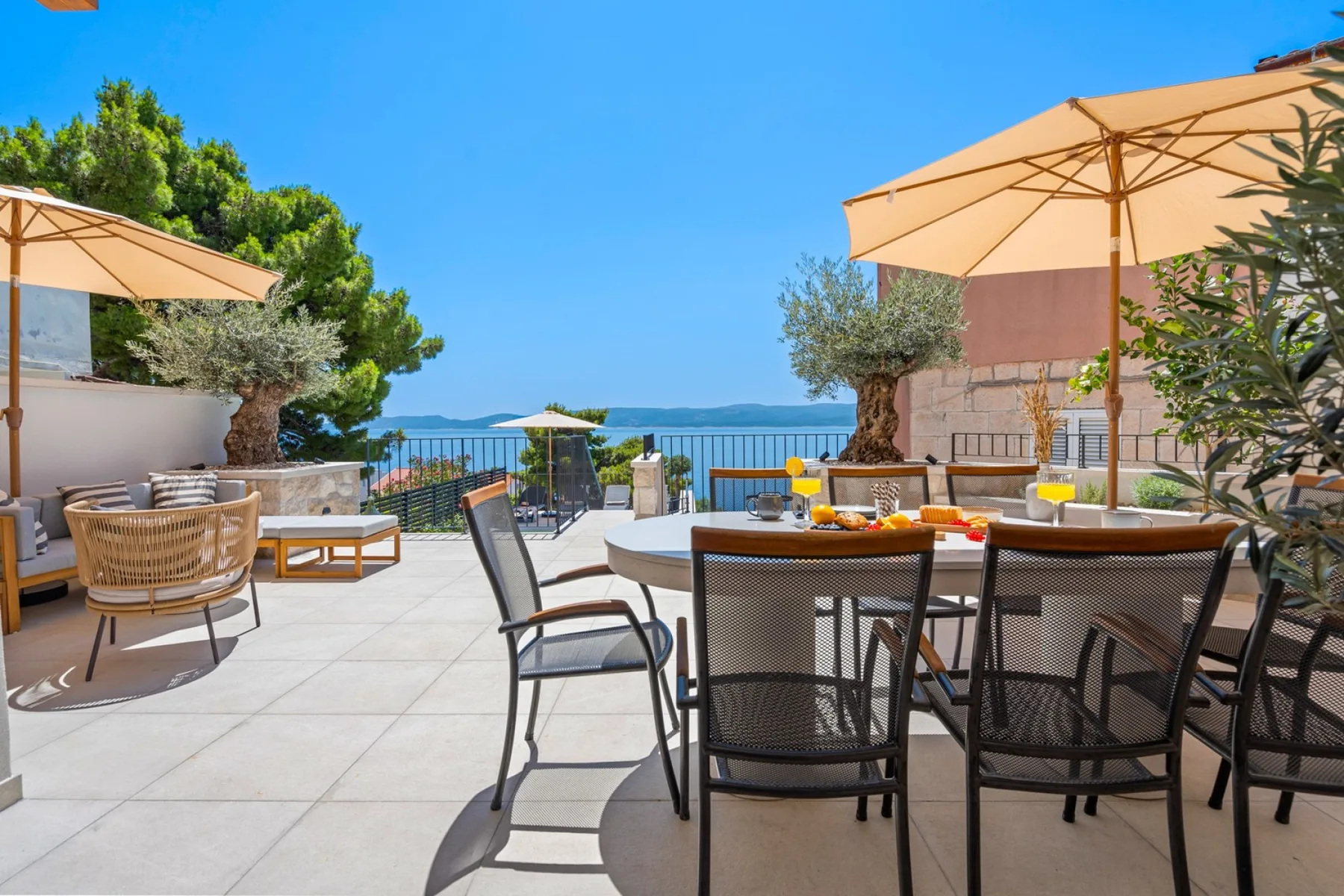 Seaview Villa Dattero