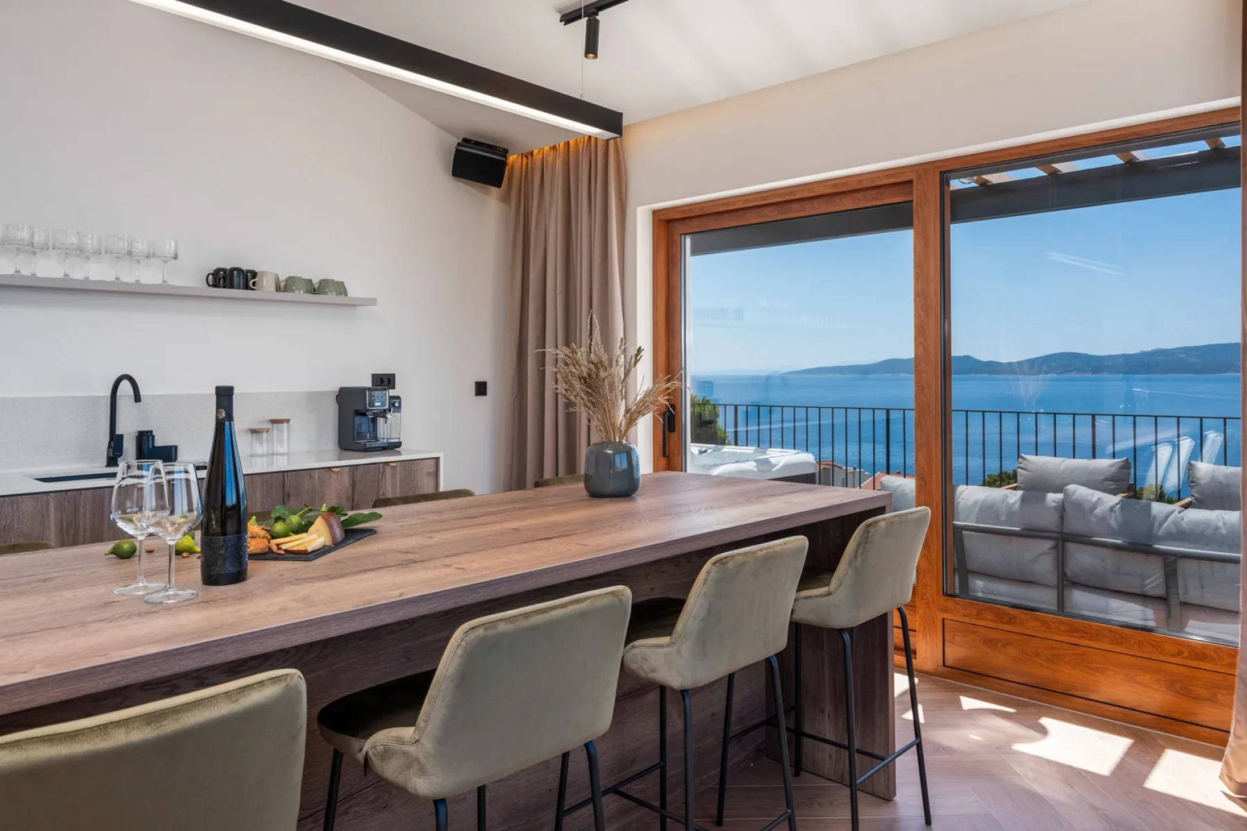 Seaview Villa Dattero