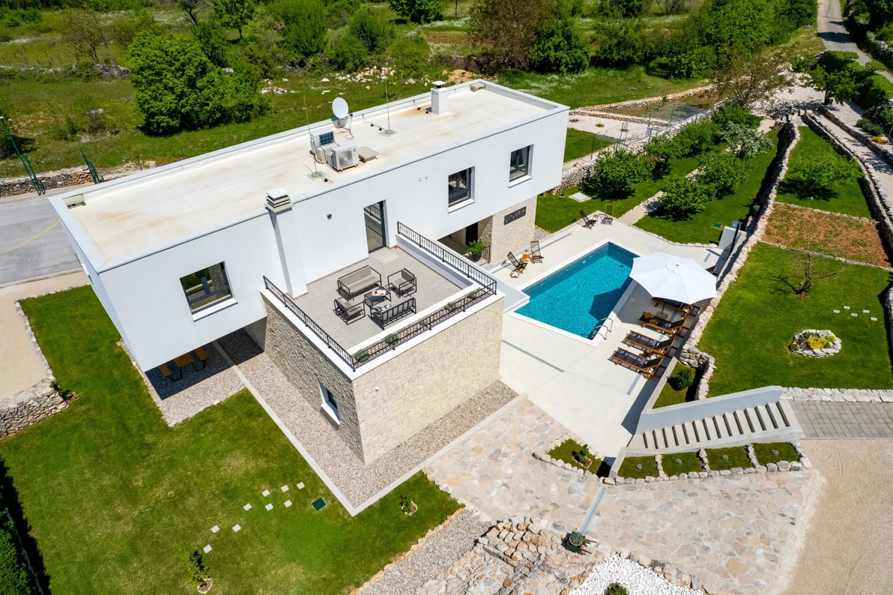 Modern Villa M30