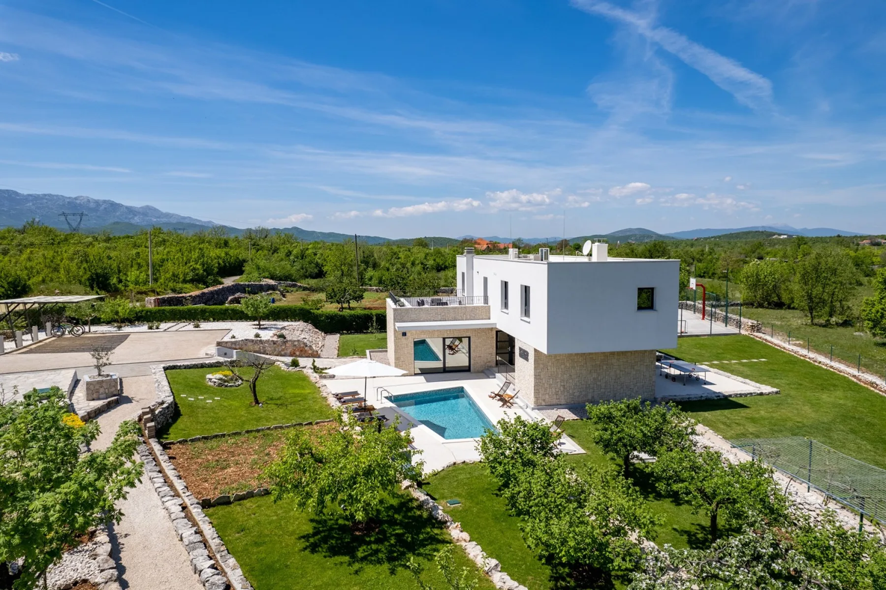 Modern Villa M30